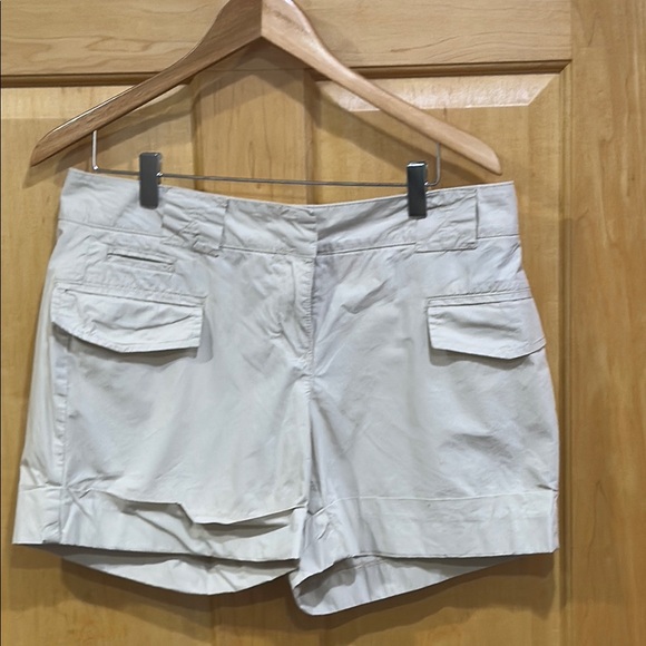 Tommy Hilfiger Pants - Tommy Hilfiger Cream Cargo Shorts Mid-Thigh Length size 10